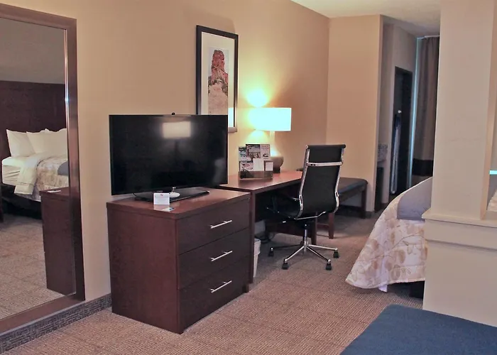 Hotel Heartland And
