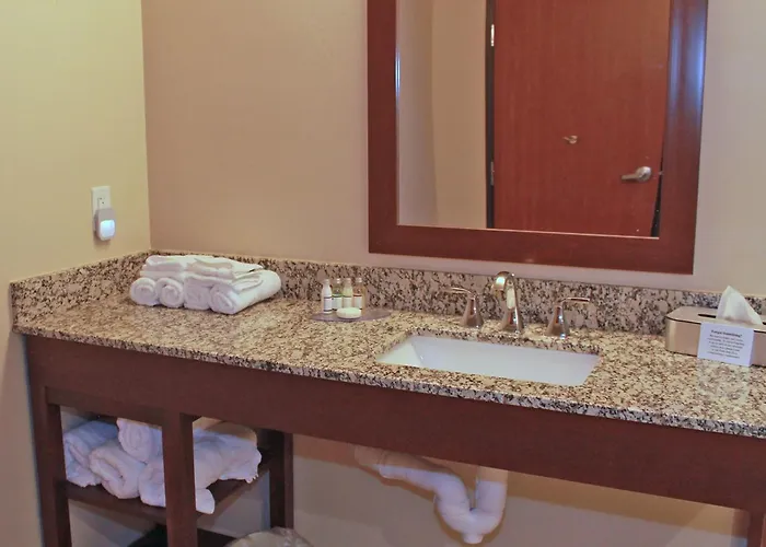 Hotel Heartland And Wheatland